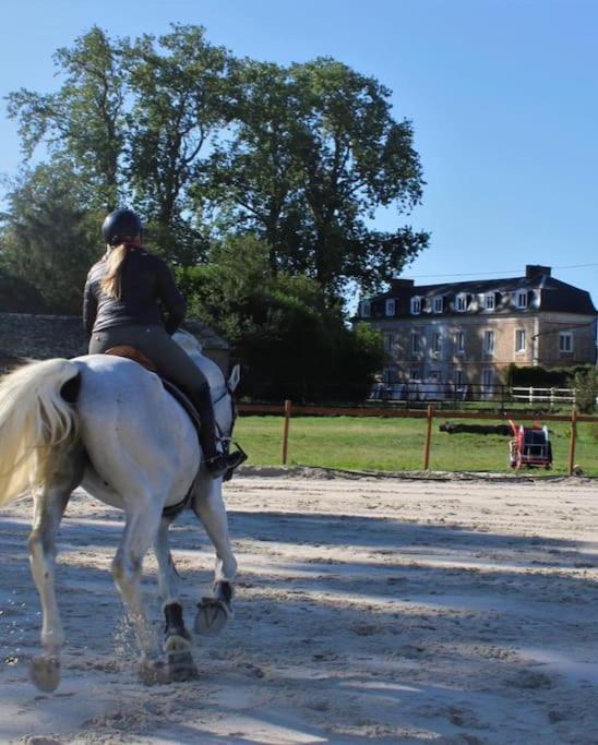 Gite Au Haras La Belle Emanville エクステリア 写真